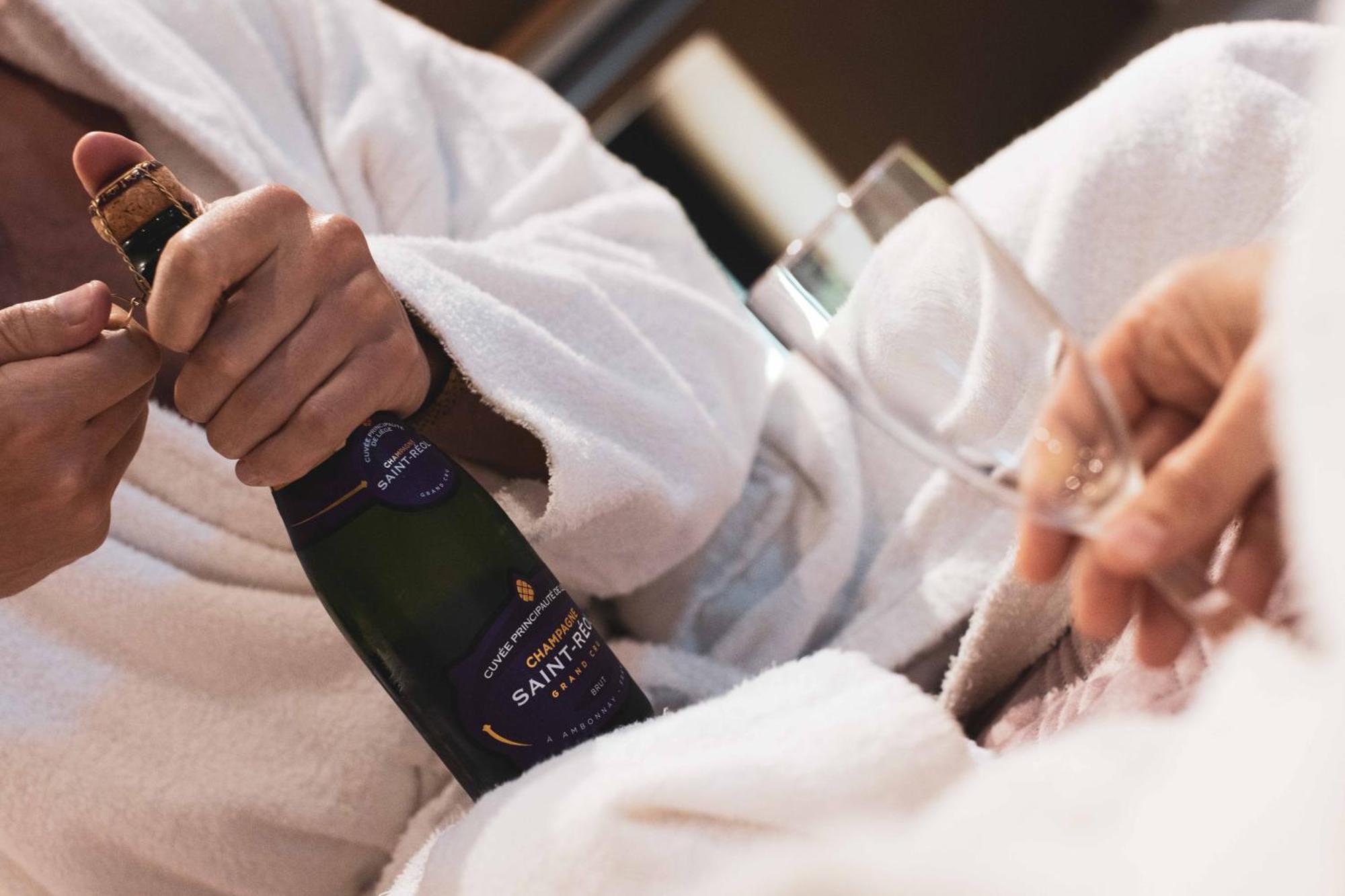 Paddock Lodge - Suites Wellness & Chambres D'Hotes Stoumont Exteriör bild